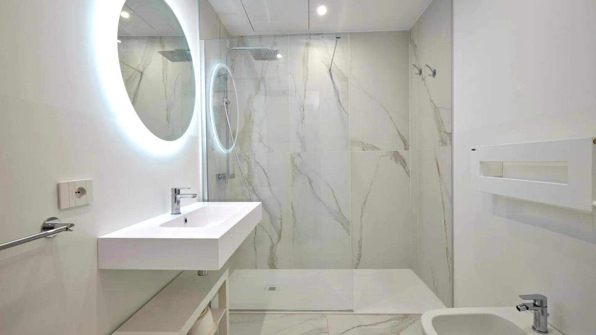 Residence Le Aromatiche Cavaion Veronese İtalya