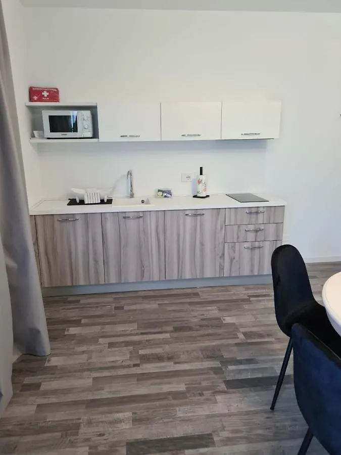 Residence Le Aromatiche Cavaion Veronese Apartment